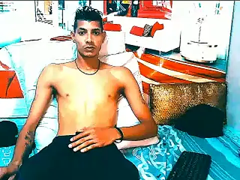 IndianSavageMale 网络视讯表演
