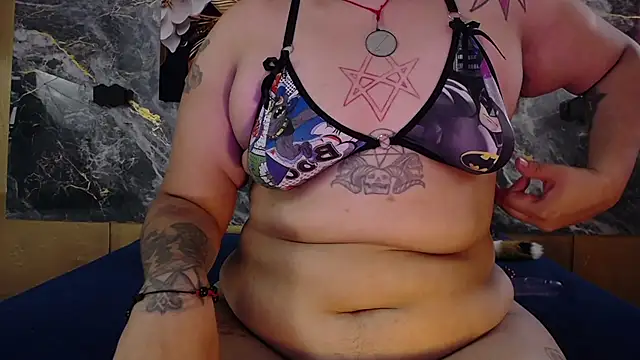 scarletstar616 Adlı Modelin Canlı XXX Sohbeti