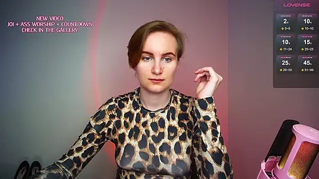KinkyMissCherryn Live XXX chat