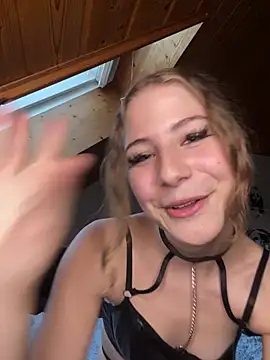 MilaRoseee's Live XXX Chat