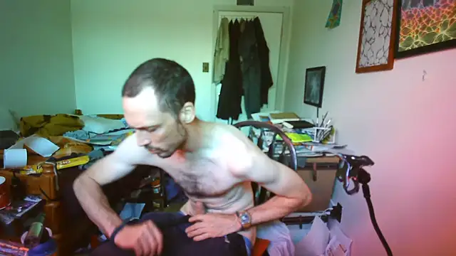 JohnnyMoves Show in webcam