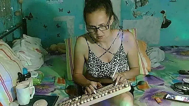 brighteyes77's Live XXX Chat