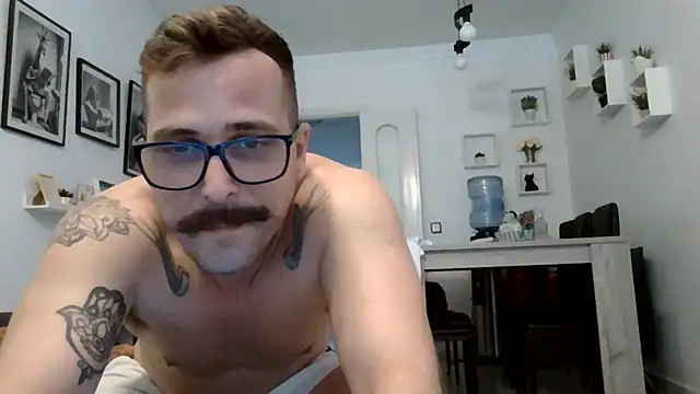 yanick931 Adlı Modelin Canlı XXX Sohbeti