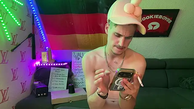 Cookieboy88 Adlı Modelin Canlı XXX Sohbeti