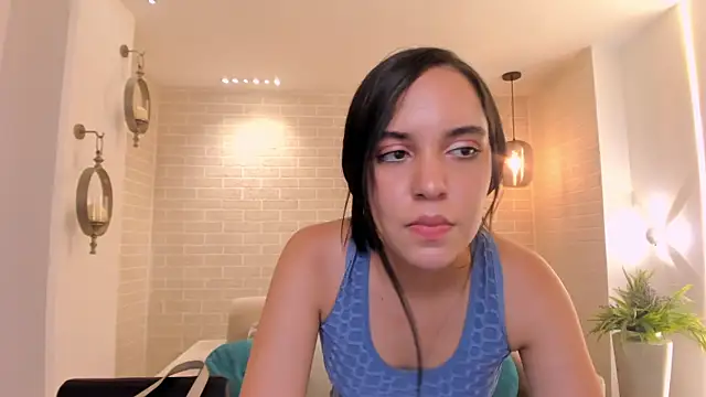 AmaraCollinsX's Live XXX Chat