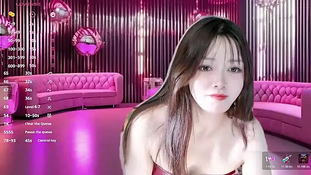 Yiluo95 Adlı Modelin Canlı XXX Sohbeti