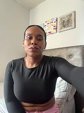 Ashleyroberst Adlı Modelin Canlı XXX Sohbeti