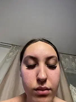 Živý XXX chat Lucy_doll22