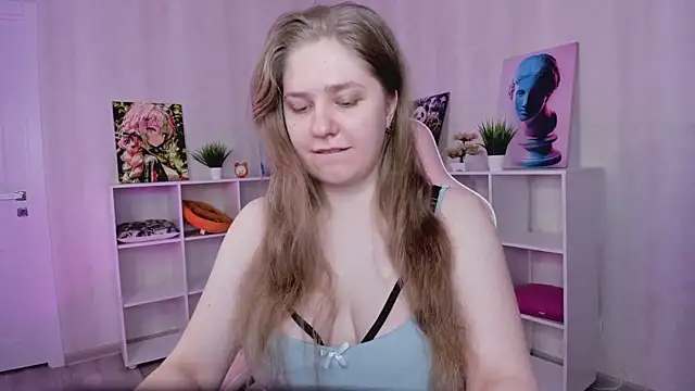 Megan_Violer Adlı Modelin Canlı XXX Sohbeti