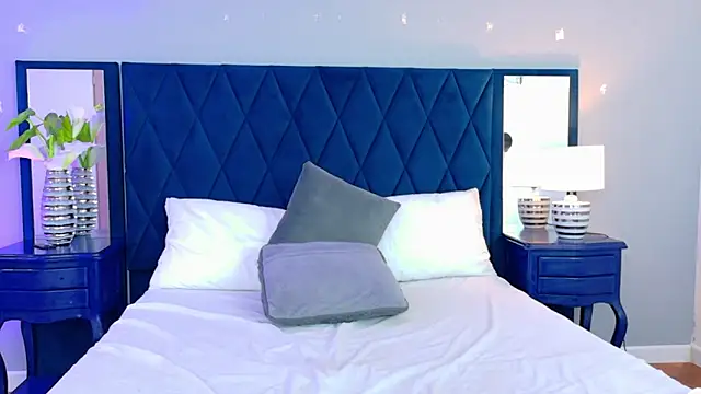 AnnieLeigt Adlı Modelin Canlı XXX Sohbeti