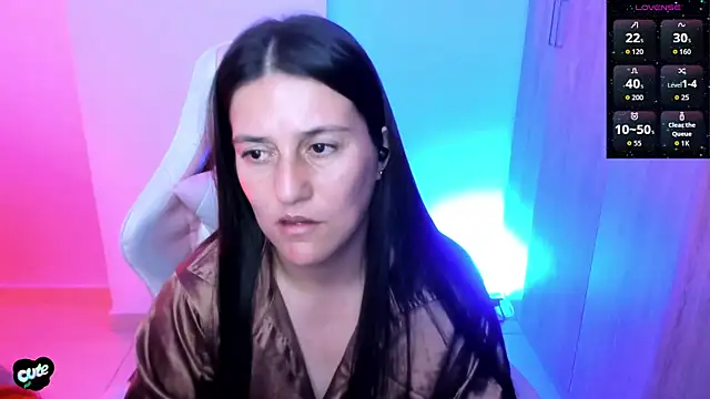 צ'אט XXX בשידור חי של Saskyaa