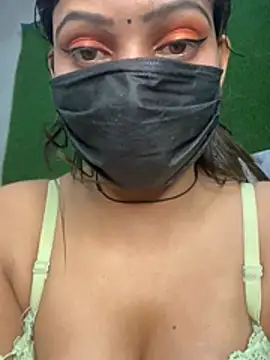 HOTTY-TINA élő XXX-chatje
