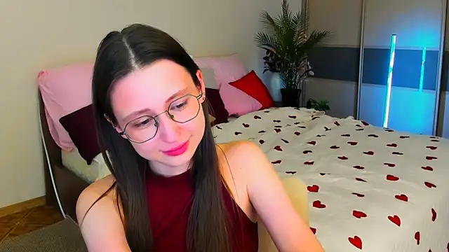 YourLovellyStory's Live XXX Chat