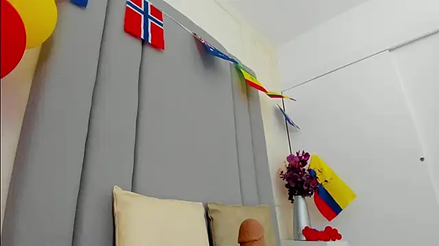 Chat +18 de CannelaSmith ao vivo