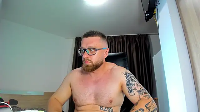 Chatroom XXX en direct de Findom_guy