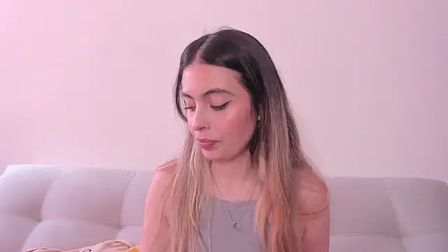 Fernanda_aaaa Adlı Modelin Canlı XXX Sohbeti