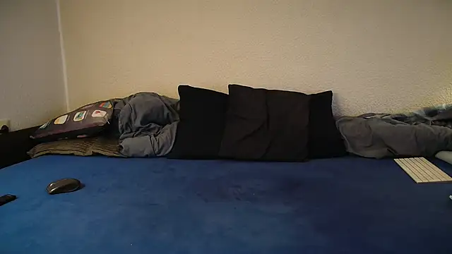 slaveboy2016@xh webcam show