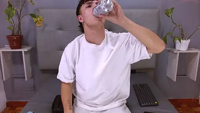 Kevin_Tupe – Naživo XXX chat