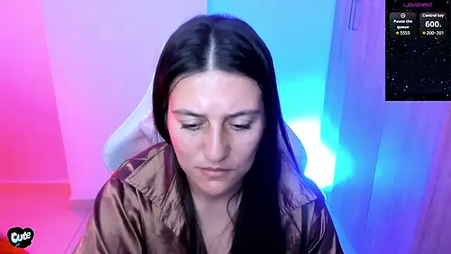 Saskyaa's Live XXX Chat