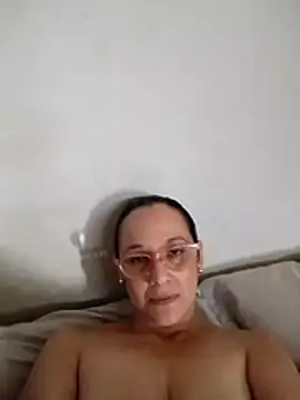nicolle_milf1978 XXX чат на живо