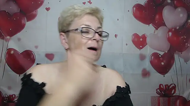 EmiliaGreen Live XXX chat