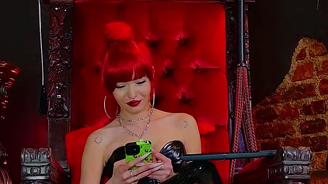 Chat +18 de MoniqueResse ao vivo