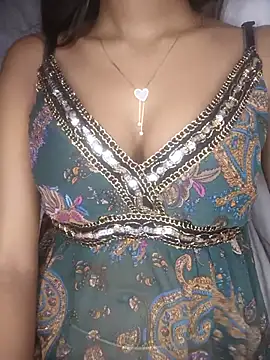 Chat +18 de Haniaa_love ao vivo