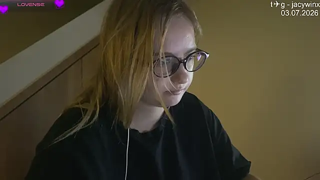 JacyWinslat Chat XXX in diretta