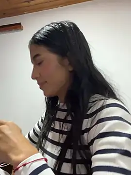 Tyla_Ks Adlı Modelin Canlı XXX Sohbeti
