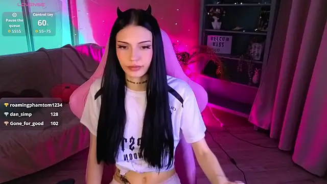 Kelly__Bunny Adlı Modelin Canlı XXX Sohbeti