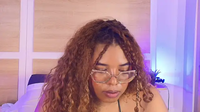 Your_big_ebony_goddness' Live XXX Chat