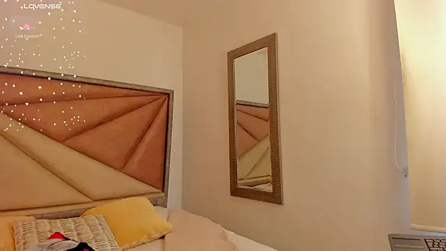 FaloonRoussel Adlı Modelin Canlı XXX Sohbeti