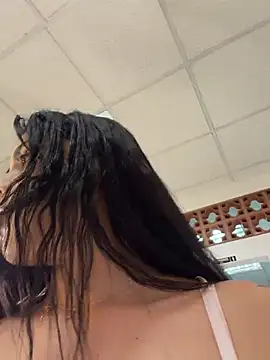 Chat XXX en directo de ArieliciousXXX