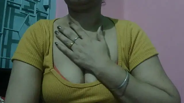 AVNI09- Live XXX-chat