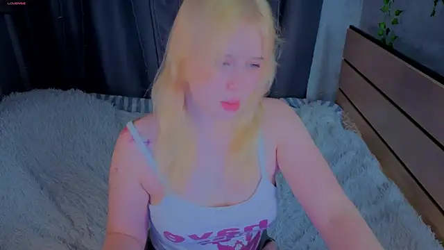 unburnedgirl's Live XXX Chat