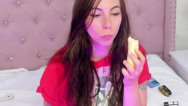 XXX chat uživo modela HollyBloom_
