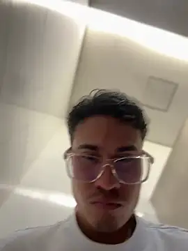 Chat XXX en directo de TavoHot_