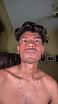 XXX chat uživo modela GunSlay
