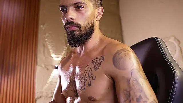 DannSaenz's Live XXX Chat