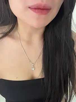 Lilyy_babyy's Live XXX Chat