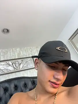 Lander_Cruz Live XXX-chat