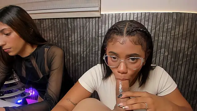 Luxury_r3veng3's Webcam Show