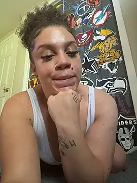 QueenNuttCollector Chat XXX in diretta