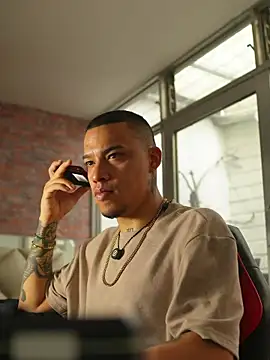 AlphaMasterXxx XXX чат на живо