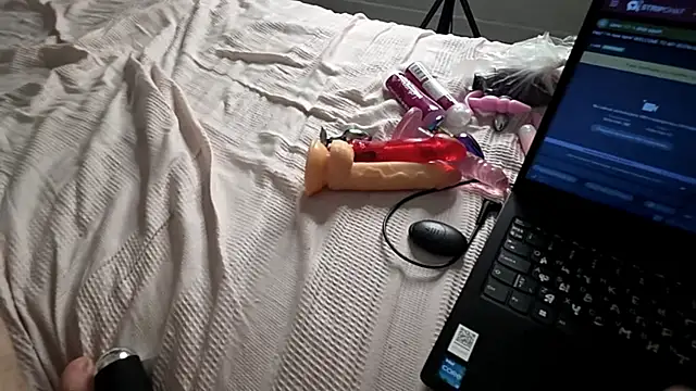 CherryFreyn Chat XXX live