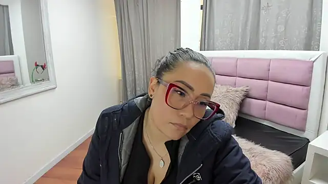 Chat +18 de gaby_trent ao vivo