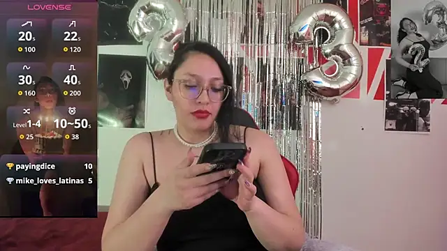 abril_onnel's Live XXX Chat