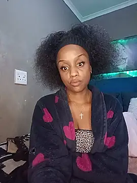 Queen-Chocolate's Live XXX Chat