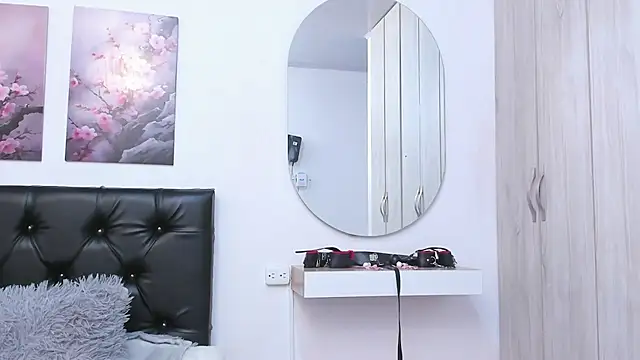 pinky_f00x Chat XXX live