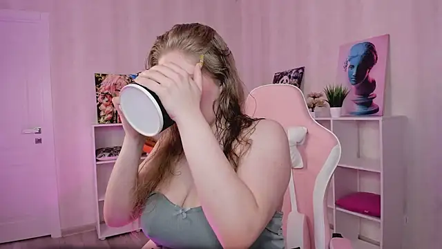 Megan_Violer Chat XXX in diretta